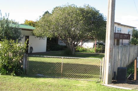 Photo of property in 15 Haruru Falls Road, Haruru, 0204