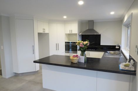 Photo of property in 8 Kahuparere Crescent, Pyes Pa, Tauranga, 3112