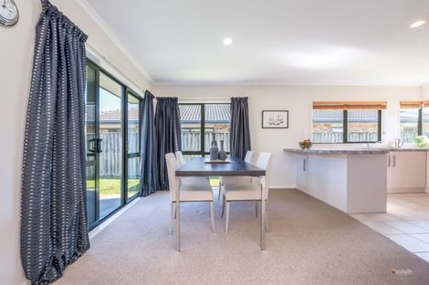 Photo of property in 24 Pinehill Crescent, Trentham, Upper Hutt, 5018