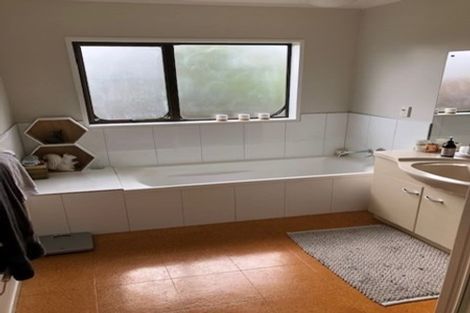 Photo of property in 23 Harford Place, Pakuranga Heights, Auckland, 2010