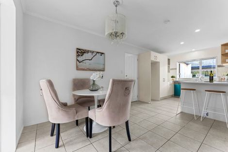 Photo of property in 96a Manuroa Road, Takanini, 2112