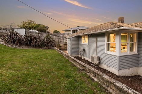 Photo of property in 44 Downes Street, Titahi Bay, Porirua, 5022