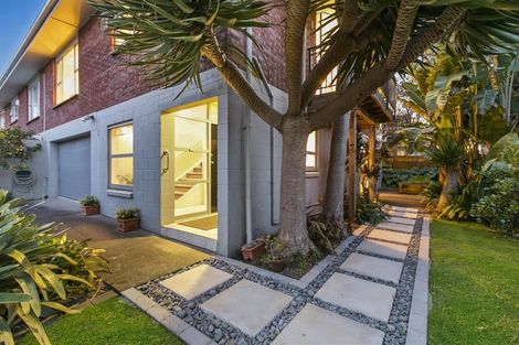 Photo of property in 3/14 Frieston Road, Milford, Auckland, 0620