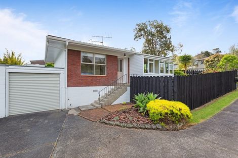 Photo of property in 1/3 Tallington Crescent, Torbay, Auckland, 0630