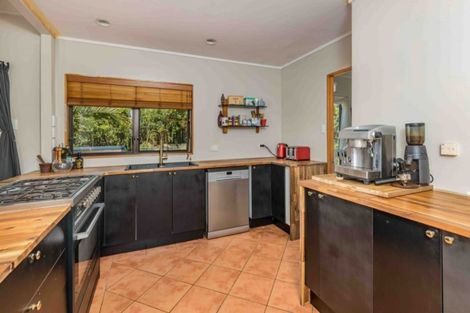 Photo of property in 11 Falls View Road, Haruru, 0204