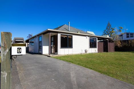 Photo of property in 9 Papawai Place, Milson, Palmerston North, 4414