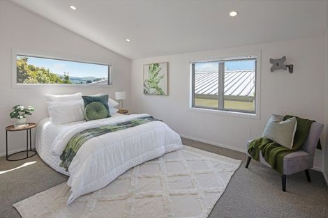 Photo of property in 8/61 Black Rock Road, Newlands, Wellington, 6037