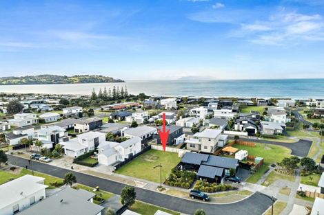 Photo of property in 13 Te Mana Street, Omaha, 0986