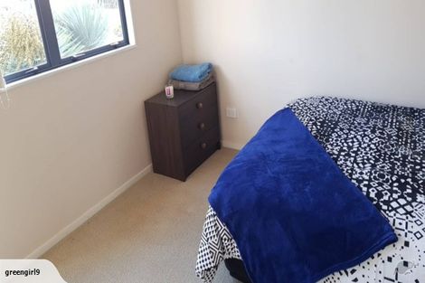 Photo of property in 12 Lone Tree Avenue, Te Atatu Peninsula, Auckland, 0610