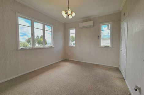 Photo of property in 121 Onerahi Road, Onerahi, Whangarei, 0110