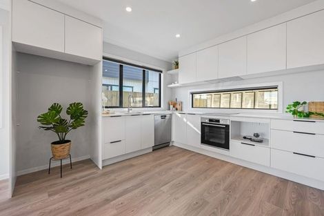 Photo of property in 2/44 Rose Berry Crescent, Flagstaff, Hamilton, 3210
