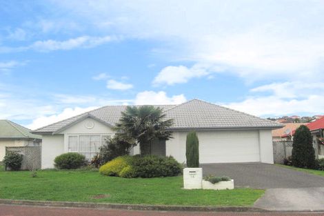 Photo of property in 16 Palmcrest Grove, Highland Park, Auckland, 2010