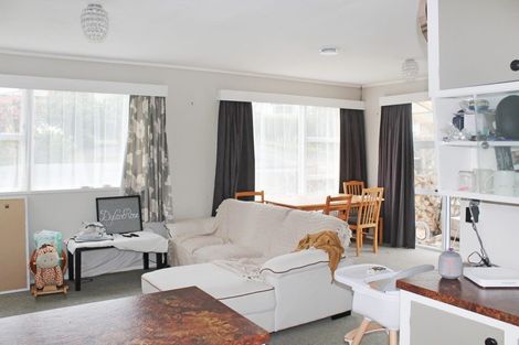 Photo of property in 16 Ries Street, Dannevirke, 4930