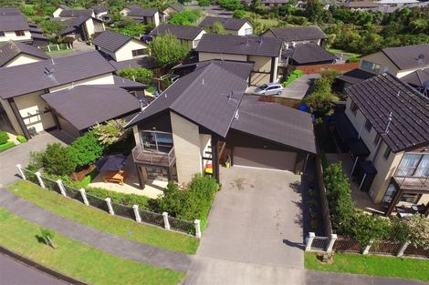 Photo of property in 17 Bluewater Place, Paraparaumu, 5032