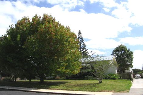 Photo of property in 94 Verbena Road, Birkdale, Auckland, 0626