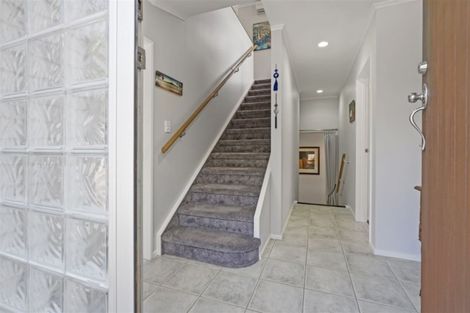 Photo of property in 15 York Road, Titirangi, Auckland, 0604