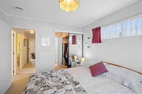 Photo of property in 10 Broadbelt Grove, Levin, 5510