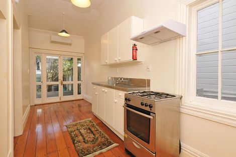 Photo of property in 9 Park Street, Thorndon, Wellington, 6011