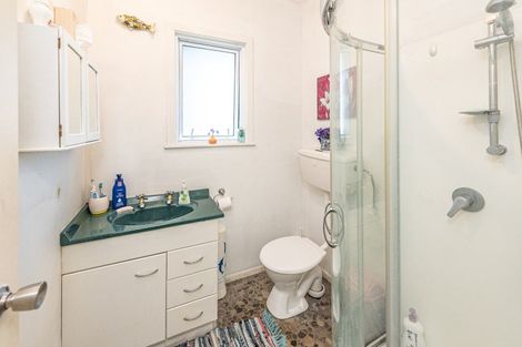 Photo of property in 6 Kamahi Street, Castlecliff, Whanganui, 4501