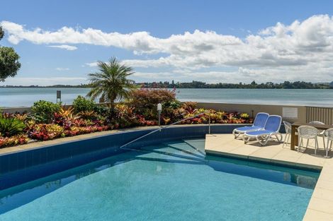 Photo of property in 1/2 Sixth Avenue, Tauranga, 3110