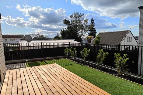 Photo of property in 1/7 Peverill Crescent, Papatoetoe, Auckland, 2025