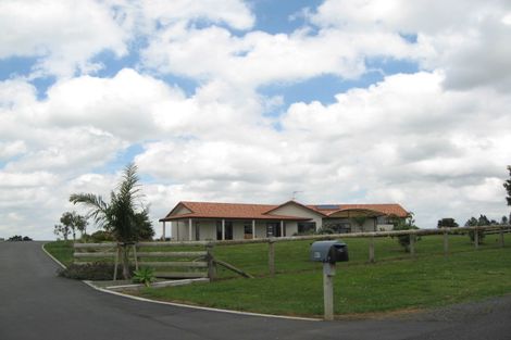 Photo of property in 47 Ernest George Drive, Karaka, Papakura, 2580