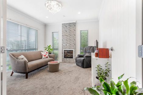 Photo of property in 6 Kahika Grove, Huapai, Kumeu, 0810