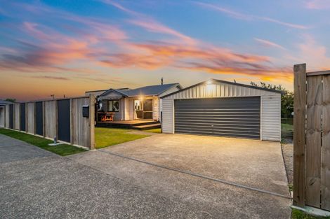 Photo of property in 5 Ashburn Road, Wainuiomata, Lower Hutt, 5014