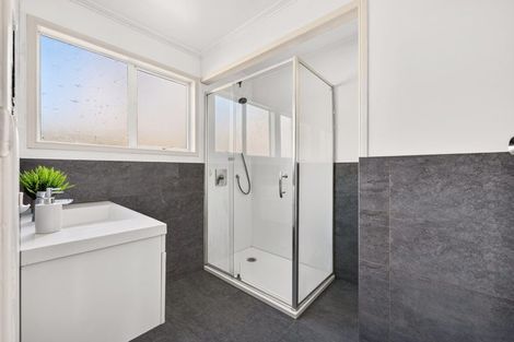 Photo of property in 2/35a Woodglen Road, Glen Eden, Auckland, 0602