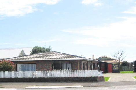 Photo of property in 2/302 Saint Aubyn Street, New Plymouth, 4310