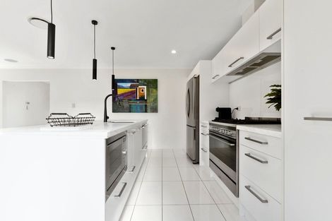 Photo of property in 300 Harbourside Drive, Karaka, Papakura, 2113