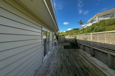 Photo of property in 28 Oakwood Grove, Eastern Beach, Auckland, 2012