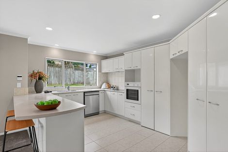 Photo of property in 32 Delmont Close, East Tamaki Heights, Auckland, 2016