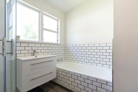 Photo of property in 8 Royal Place, Levin, 5510