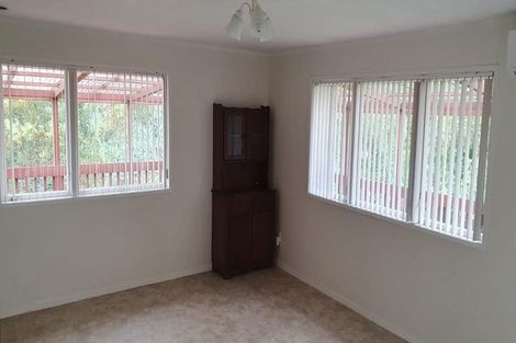 Photo of property in 13 Vina Place, Massey, Auckland, 0614