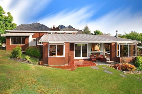 Photo of property in 1 Kent Street, Arrowtown, 9302