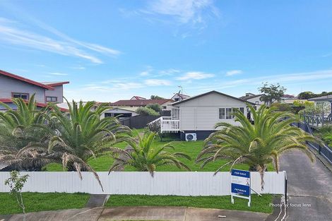 Photo of property in 22 Greenstone Place, Clover Park, Auckland, 2019