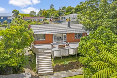 Photo of property in 10 Vista Crescent, Maoribank, Upper Hutt, 5018