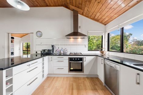 Photo of property in 29 Kennedy Avenue, Forrest Hill, Auckland, 0620