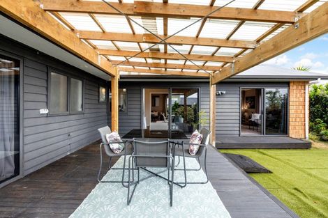 Photo of property in 5 Ruske Place, Grandview Heights, Hamilton, 3200