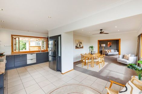 Photo of property in 38 Winston Avenue, Hokowhitu, Palmerston North, 4410