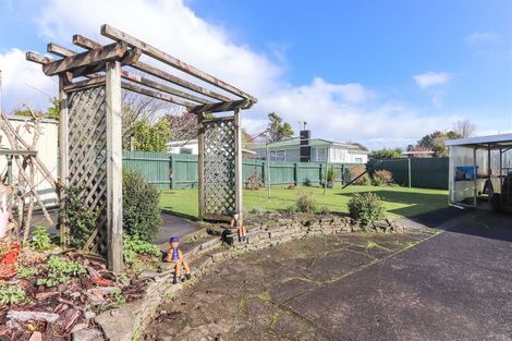 Photo of property in 5 Kowhai Street, Inglewood, 4330