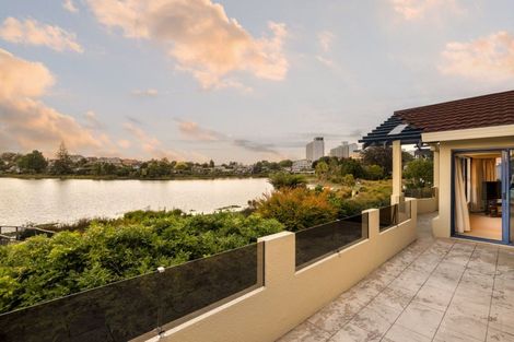 Photo of property in 76 Lake Crescent, Hamilton Lake, Hamilton, 3204