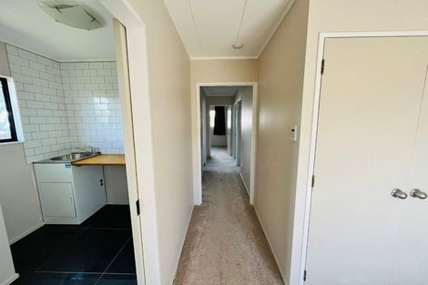 Photo of property in 1/8 Anglers Way, Wattle Downs, Auckland, 2102