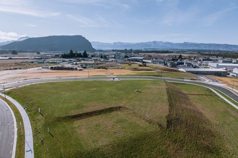 Photo of property in 13 Simpson Crescent, Wanaka, 9305