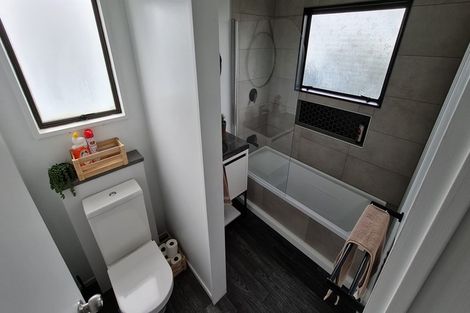 Photo of property in 14 Peckham Lane, Woolston, Christchurch, 8062