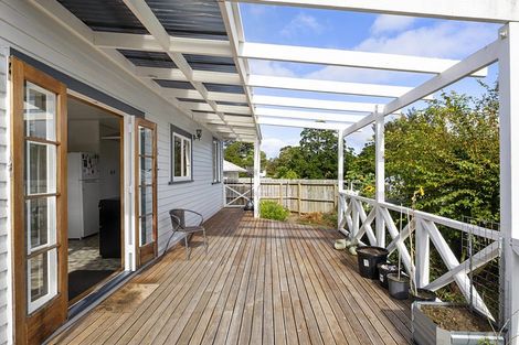 Photo of property in 7 Wheeler Place, Upper Vogeltown, New Plymouth, 4310