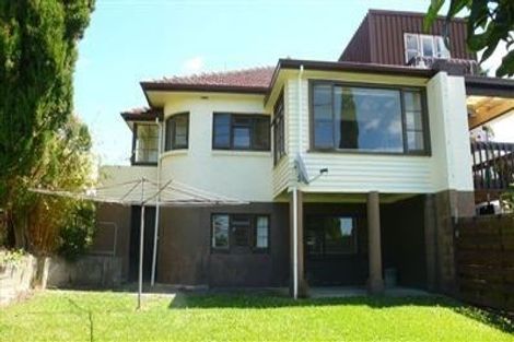 Photo of property in 2/227 East Coast Road, Campbells Bay, Auckland, 0620