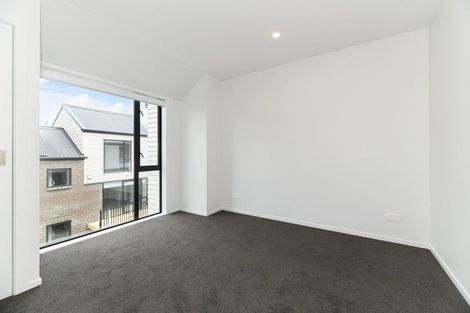 Photo of property in 5/1 Fruitvale Road, New Lynn, Auckland, 0600