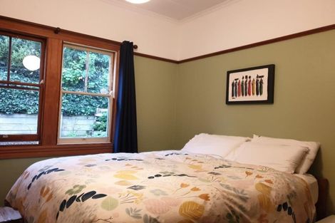 Photo of property in 25 Royal Street, Berhampore, Wellington, 6023